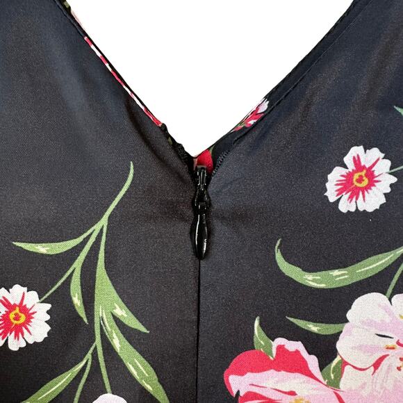 Chelsea28 Women's Floral Print V Neck Short Sleeve Romper Black Red Size Small - Picture 9 of 16